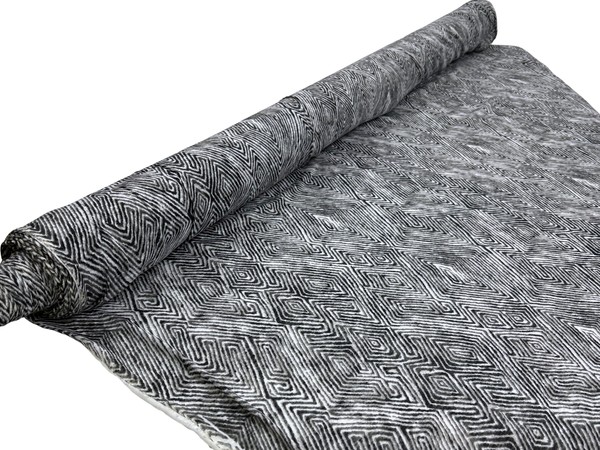 Graphic Diamond Fine Knit
