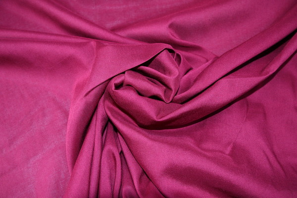 * REMNANT - Beautiful Plain Rayon - Currant
