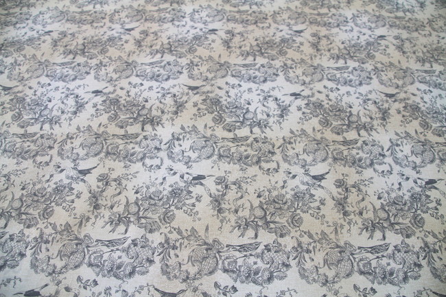 Classic Print on Pale Mottled Cotton New Image