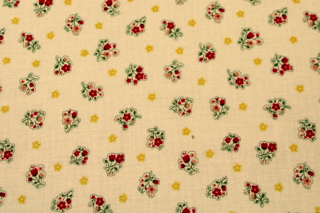 Mini Flowers on Cream